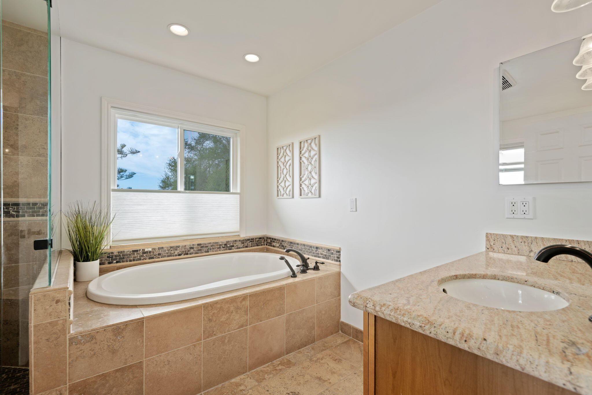 3956 Foothill Road Santa Barbara, CA 93110 - Photo 20 of 57 Primary Bathroom