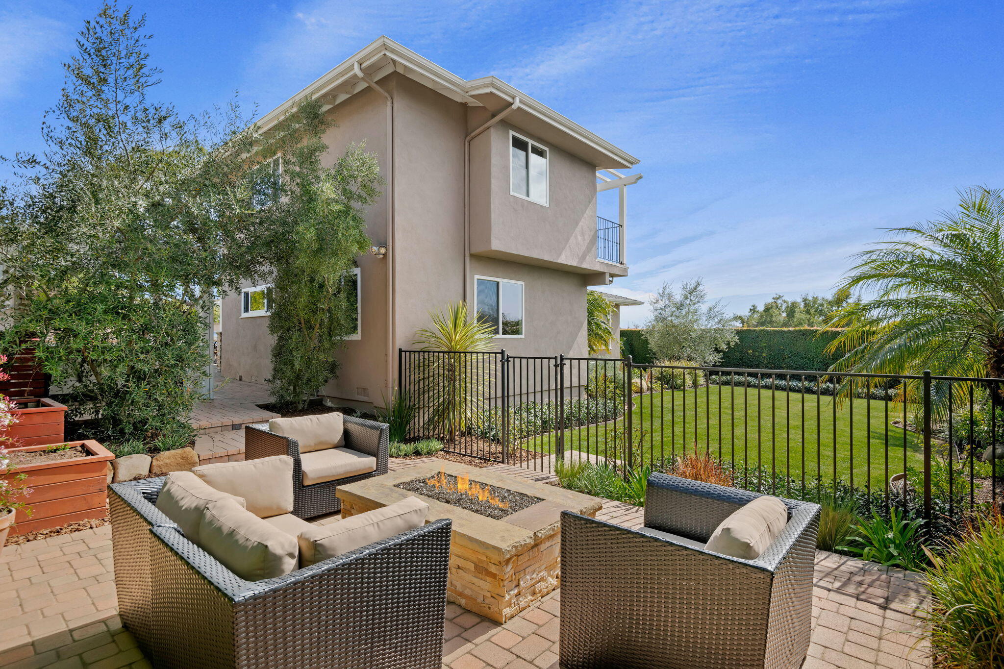 3956 Foothill Road Santa Barbara, CA 93110 - Photo 34 of 57 Sitting area