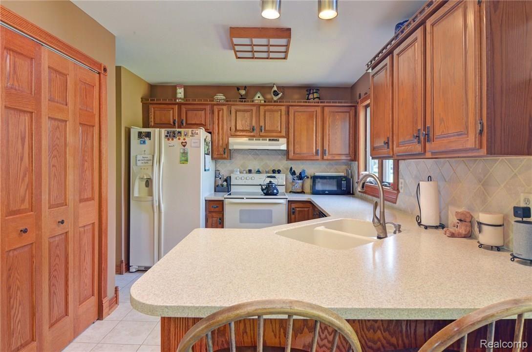 5235 Fisher Road Howell, MI 48855 - Photo 16 of 43 BB0D561C-94B2-4518-83CA-35074EAAC119.jpeg