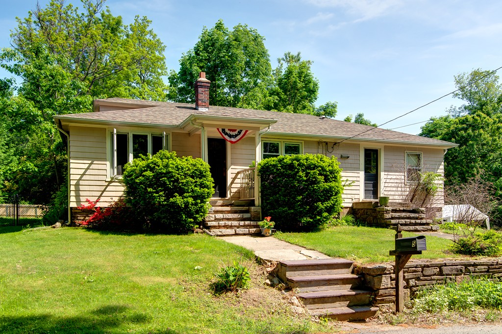 5 Tobin Road Leicester, MA 01611 - Photo 1 of 17