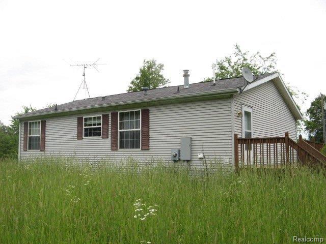 5065 Millis Road North Branch, MI 48461 - Photo 8 of 8 3 Rear