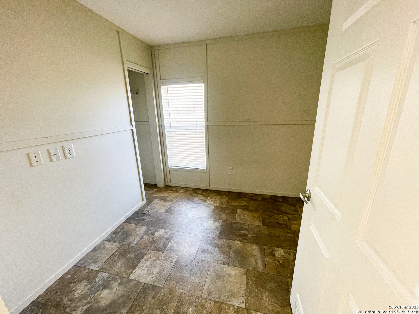 18234 Benton City Road Von Ormy, TX 78073 - Photo 8 of 25 a view of a small space