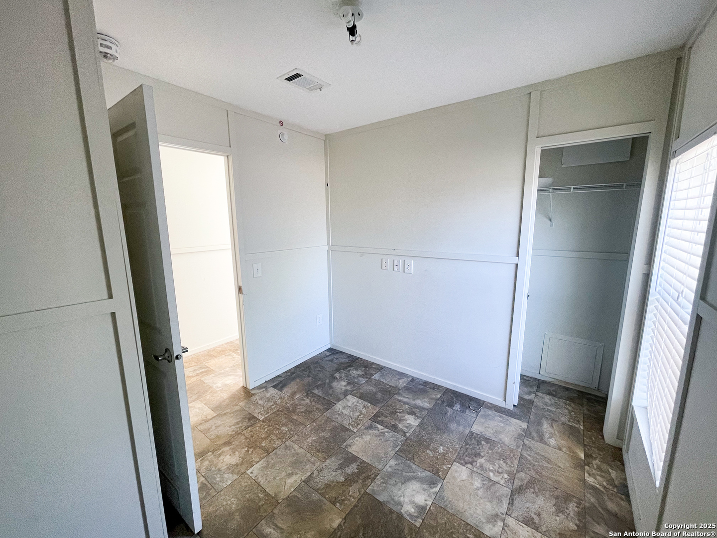 18234 Benton City Road Von Ormy, TX 78073 - Photo 9 of 25