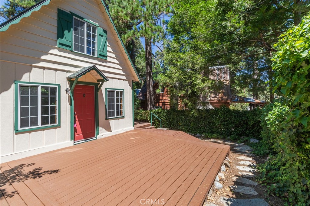 26370 Alpine Lane Twin Peaks, CA 92391 - Photo 3 of 37 a backyard of a house with seating space