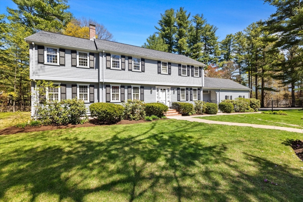 8 Sutton Road Needham, MA 02492 - Photo 3 of 38