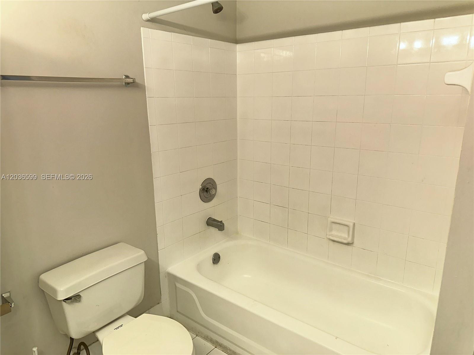 460 South Park Road, Unit 6203 Hollywood, FL 33021 - Photo 10 of 32 PRIMARY BATHROOM