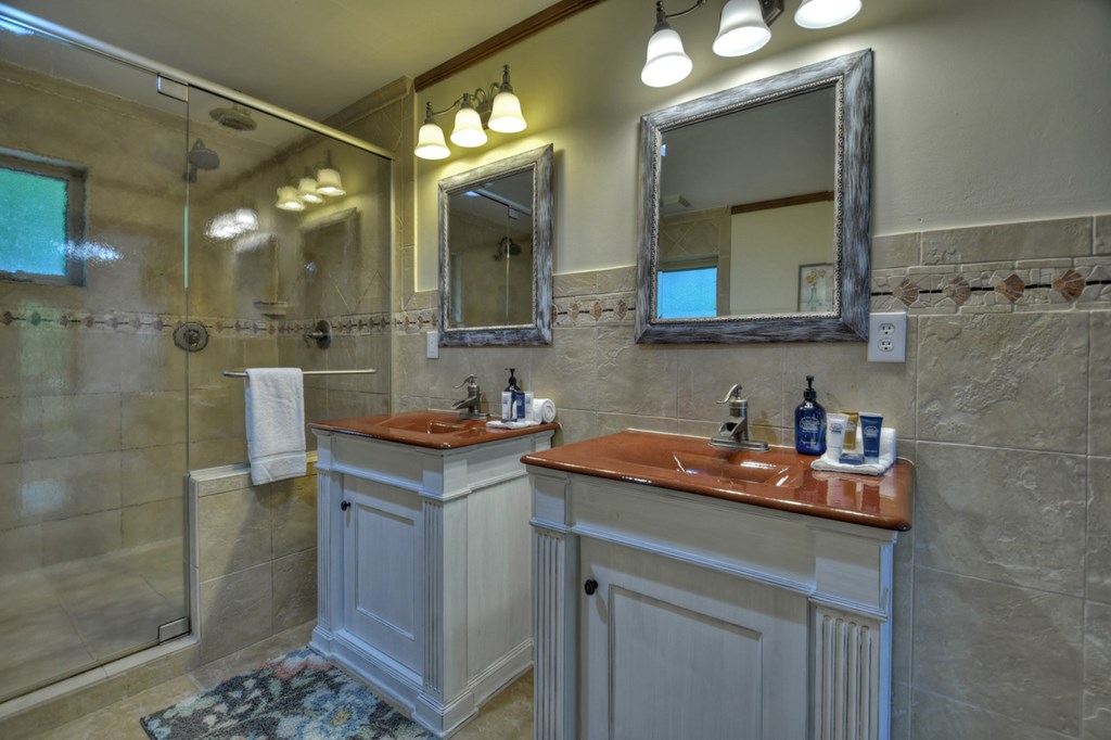 300 Forest Drive Morganton, GA 30560 - Photo 31 of 73 Double Vanity