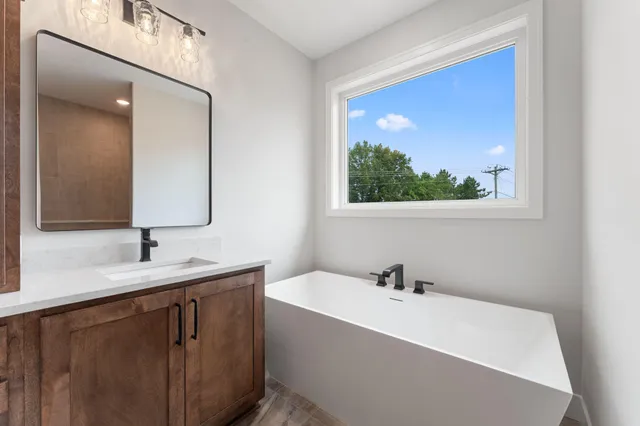 $1,195,000 | 4950 Parkside Circle, Eagan, MN 55123