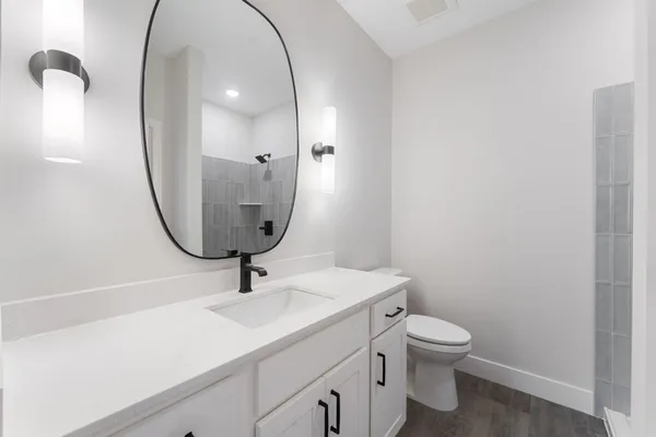 $1,195,000 | 4950 Parkside Circle, Eagan, MN 55123