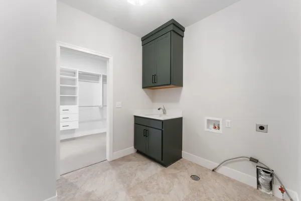 $1,195,000 | 4950 Parkside Circle, Eagan, MN 55123