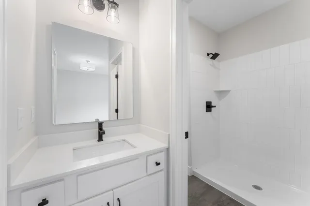 $1,195,000 | 4950 Parkside Circle, Eagan, MN 55123