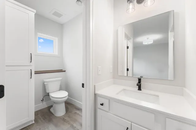 $1,195,000 | 4950 Parkside Circle, Eagan, MN 55123