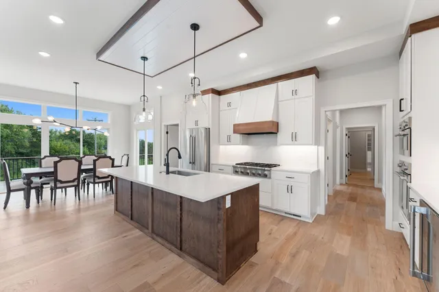 $1,195,000 | 4950 Parkside Circle, Eagan, MN 55123