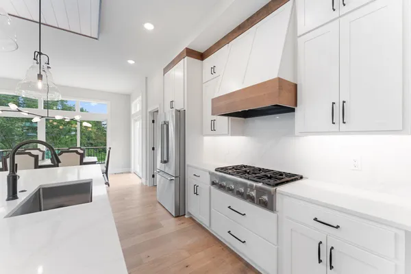 $1,195,000 | 4950 Parkside Circle, Eagan, MN 55123