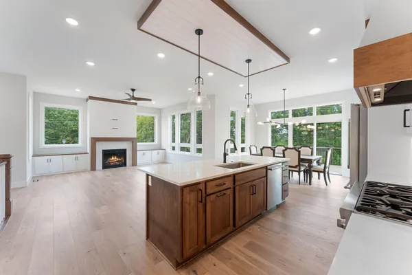 $1,195,000 | 4950 Parkside Circle, Eagan, MN 55123