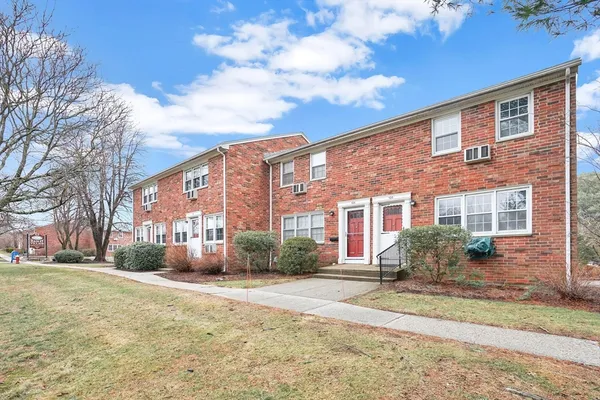 $224,900 | 540 Granby Road, Unit 131, South Hadley, MA 01075