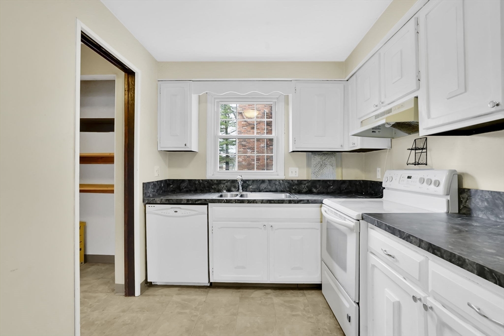 540 Granby Road, Unit 131 South Hadley, MA 01075 - Photo 9 of 27