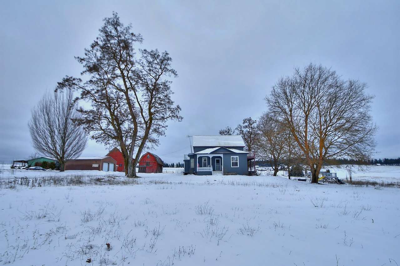 7912 East Bigelow Gulch Road Spokane, WA 99217 - Photo 1 of 20 Gallery Image 1