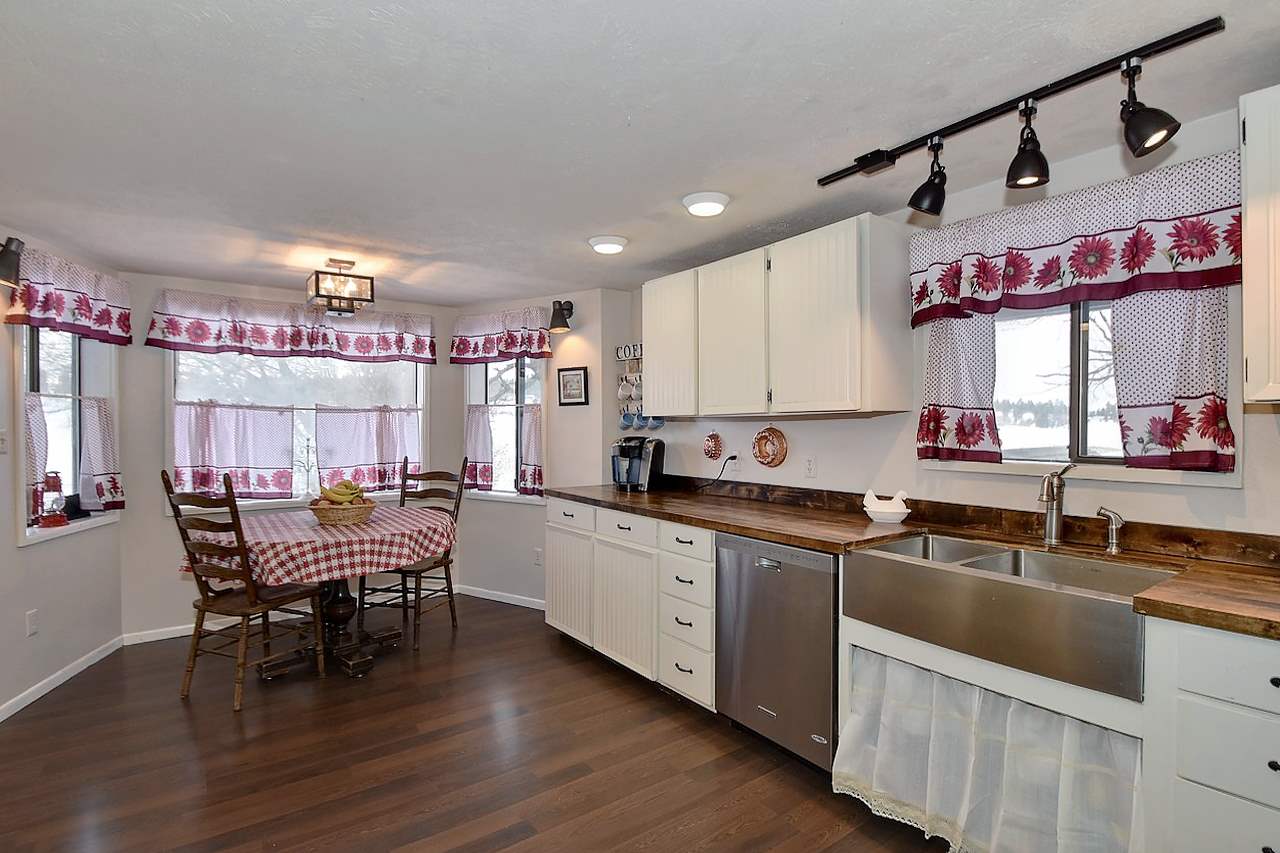 7912 East Bigelow Gulch Road Spokane, WA 99217 - Photo 4 of 20 Gallery Image 4