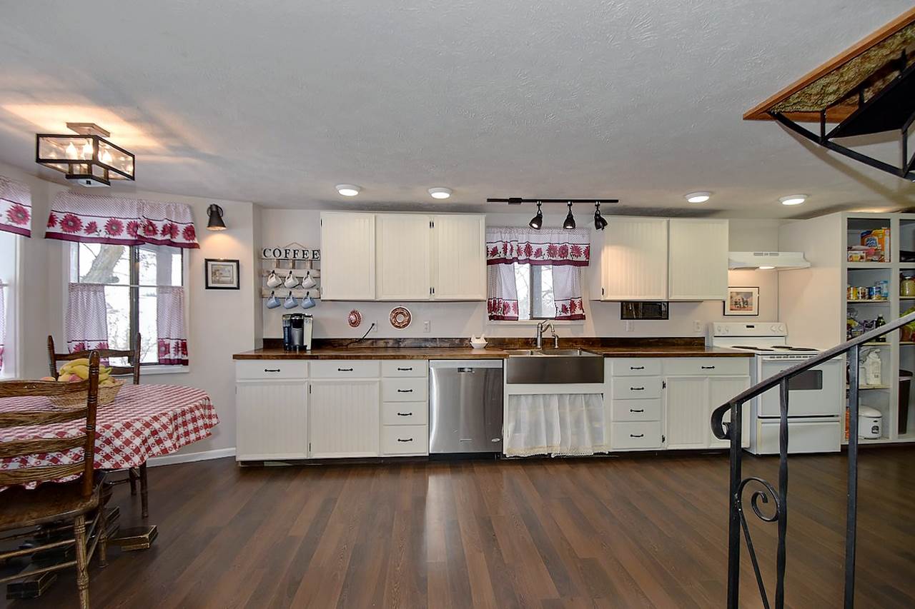 7912 East Bigelow Gulch Road Spokane, WA 99217 - Photo 5 of 20 Gallery Image 5