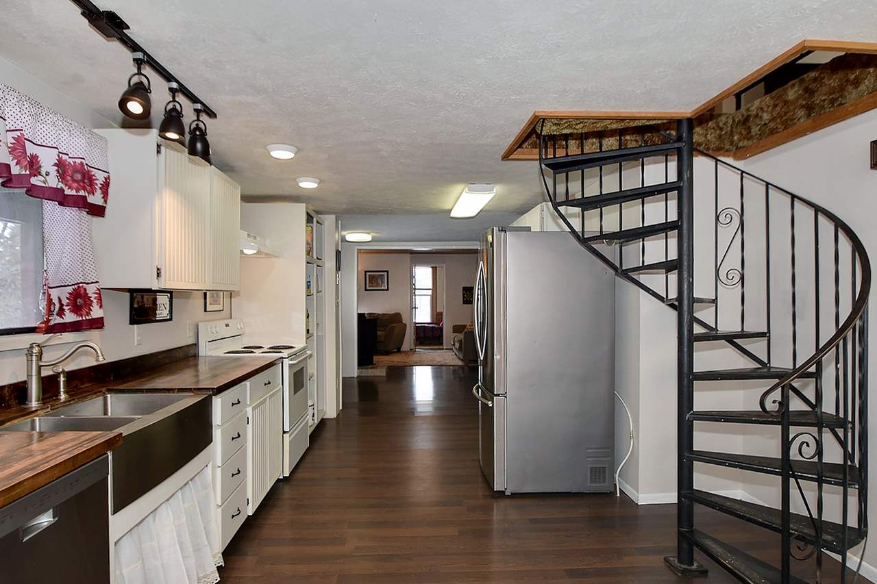 7912 East Bigelow Gulch Road Spokane, WA 99217 - Photo 7 of 20 Gallery Image 7