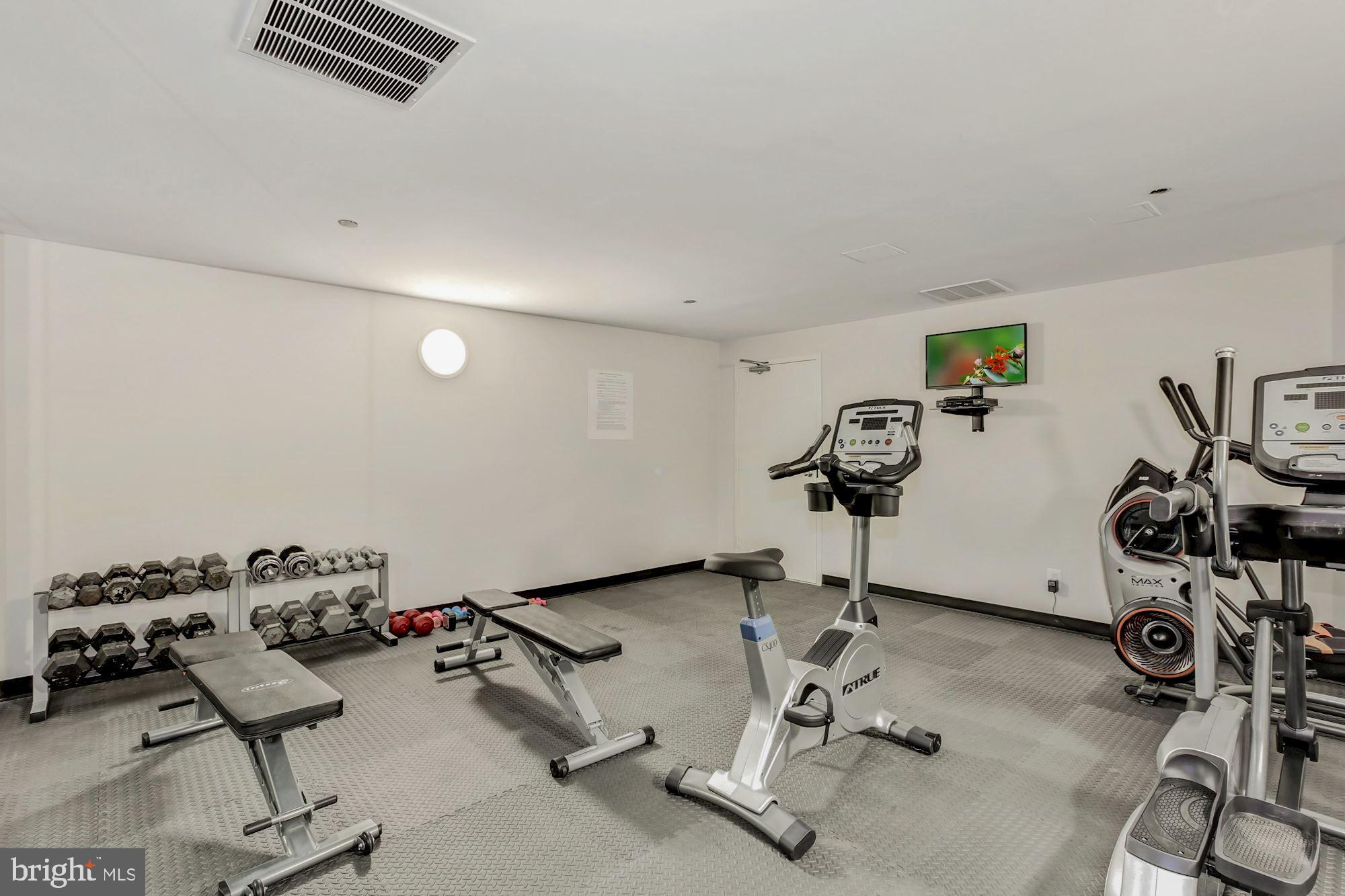 1301 North Courthouse Road, Unit 801 Arlington, VA 22201 - Photo 29 of 31 Private on-site gym