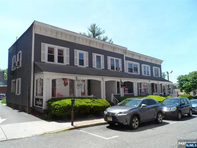 $1,550 | 42 Bergen Street, Englewood, NJ 07631