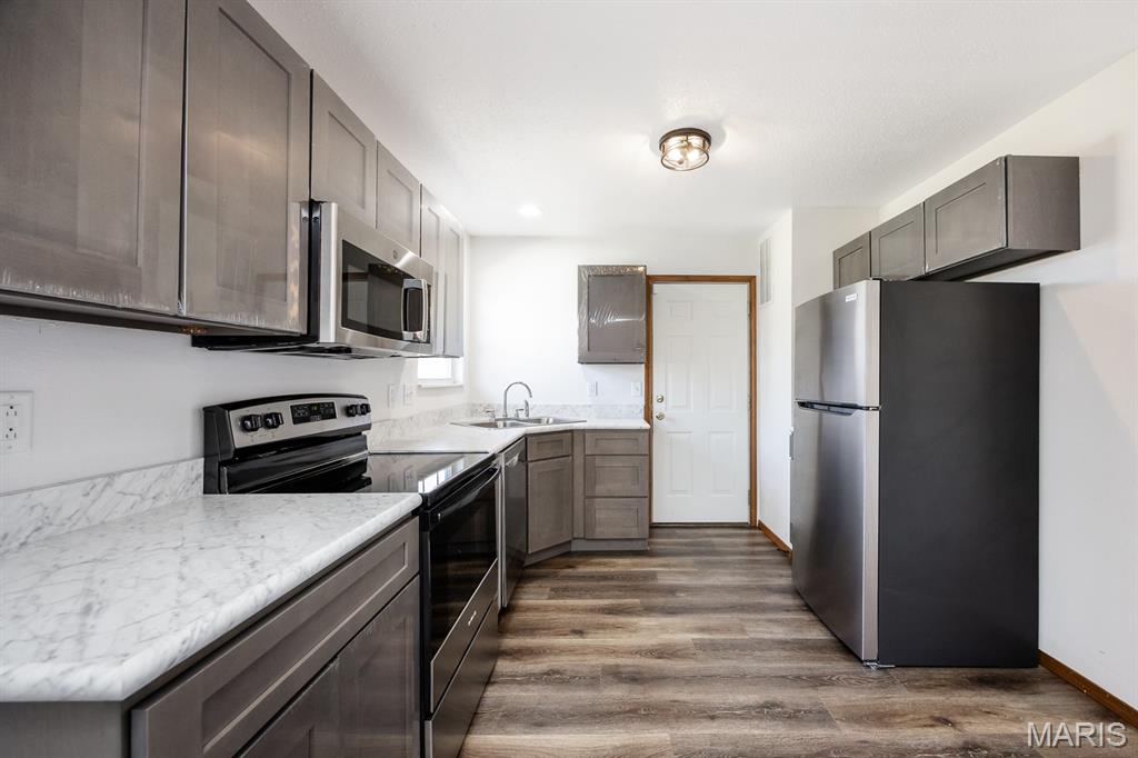 2021 Killarney Drive Belleville, IL 62221 - Photo 5 of 28