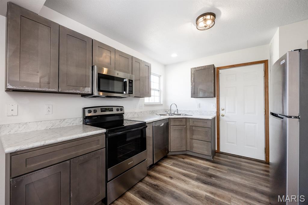 2021 Killarney Drive Belleville, IL 62221 - Photo 6 of 28