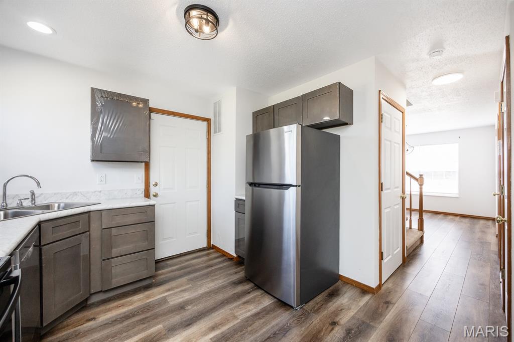 2021 Killarney Drive Belleville, IL 62221 - Photo 8 of 28