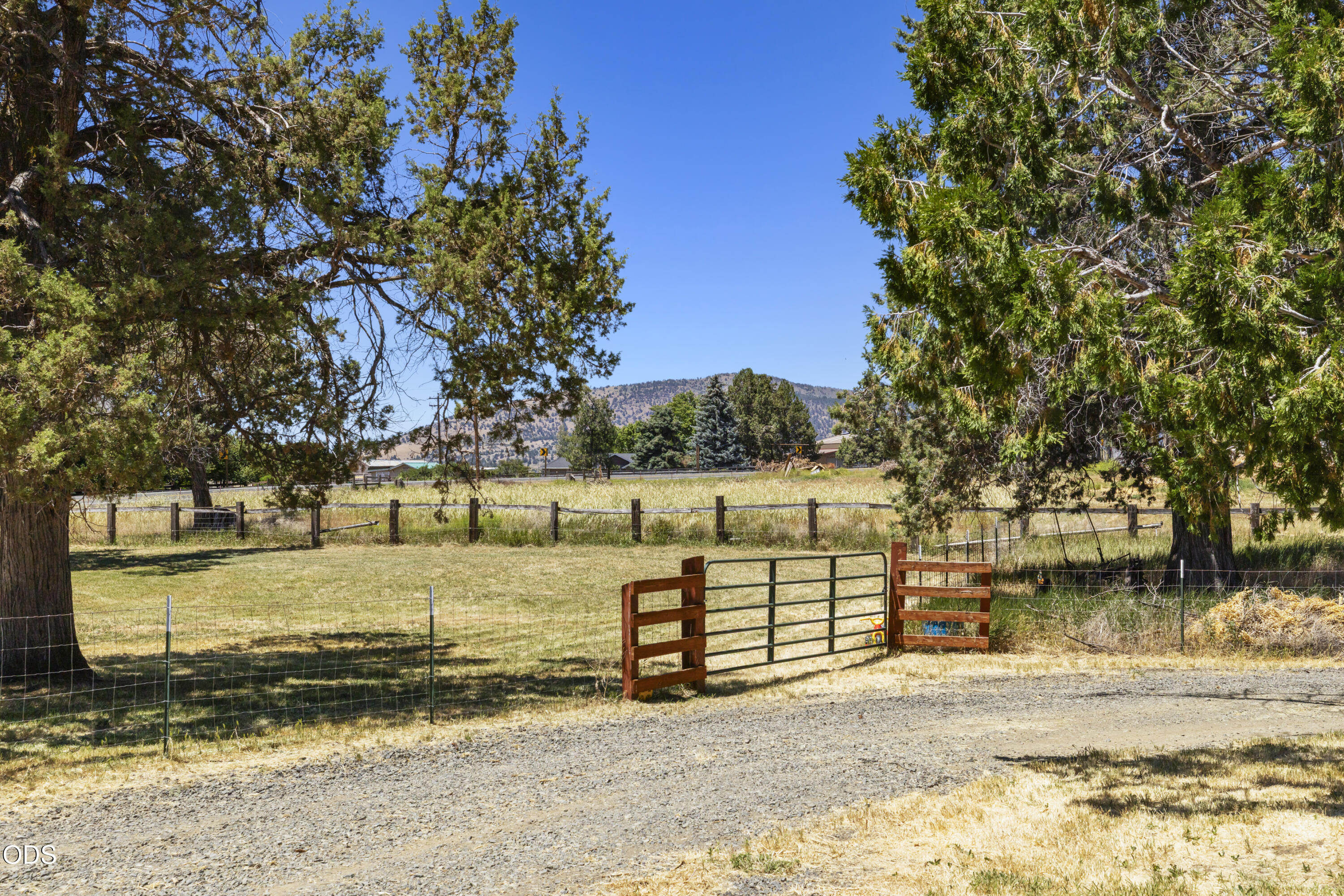 19223 North Poe Valley Road Klamath Falls, OR 97603 - Photo 31 of 58