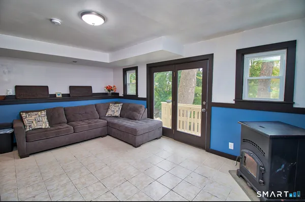 $2,350 | 15 Lower Road, North Canaan, CT 06018