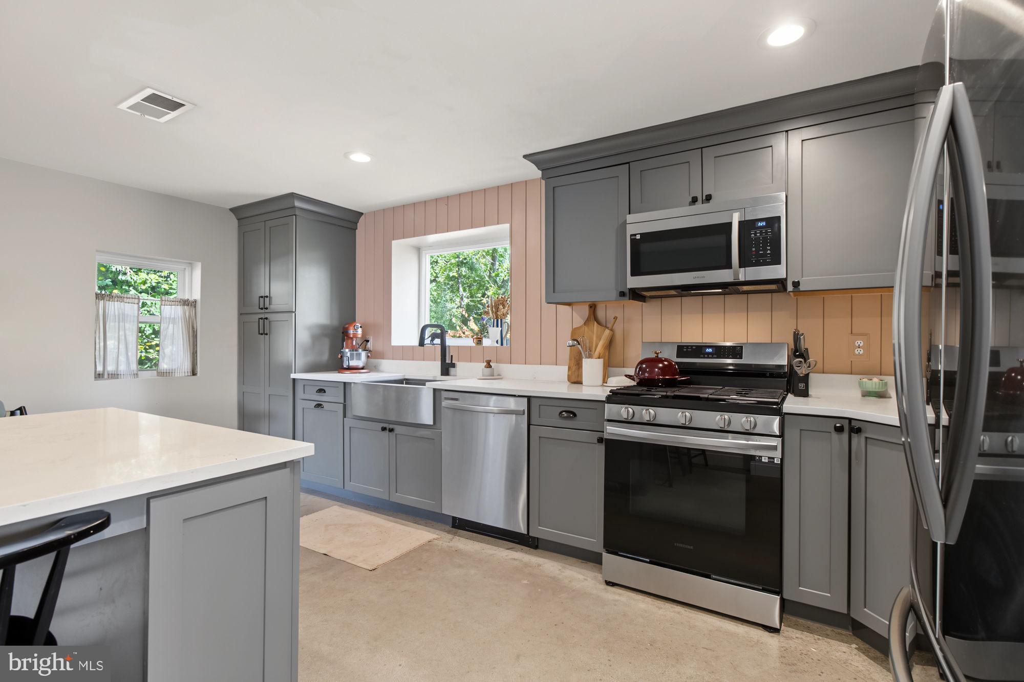 3145 Dublin Road Street, MD 21154 - Photo 14 of 57 Shiplap back splash