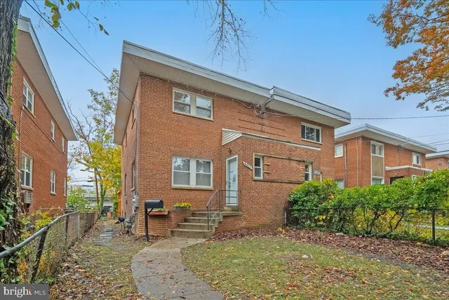 $4,800 | 4411 Harrison Street Northwest, Washington, DC 20015