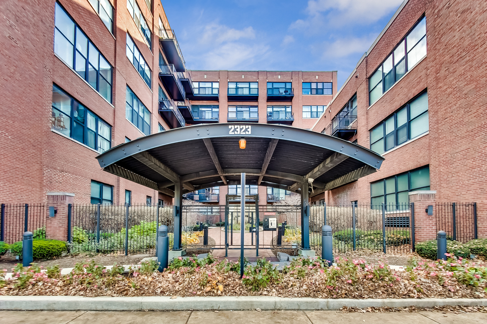 2323 West Pershing Road, Unit 609 Chicago, IL 60609 - Photo 2 of 36 Gallery Image 2