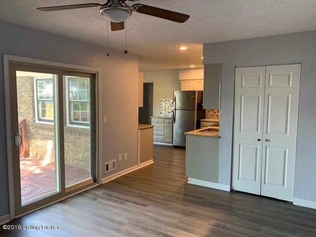 6706 El Rancho Road Louisville, KY 40291 - Photo 20 of 41 Kitchen2