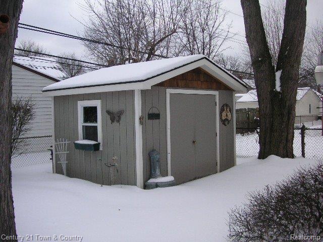 1591 Columbia Road Berkley, MI 48072 - Photo 25 of 25 Shed