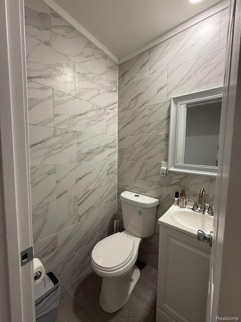 4620 John Daly Road Dearborn Heights, MI 48125 - Photo 12 of 20 Half Bathroom