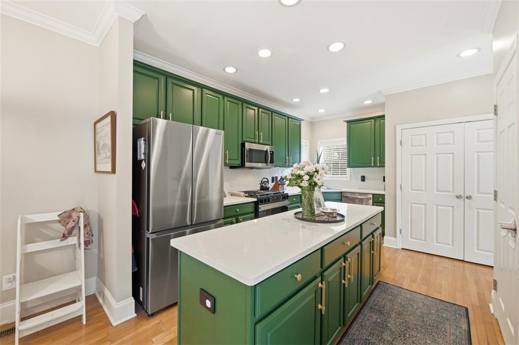 1800 McMillan Road Pittsburgh, PA 15241 - Photo 9 of 48 Stop! Look at this kitchen.