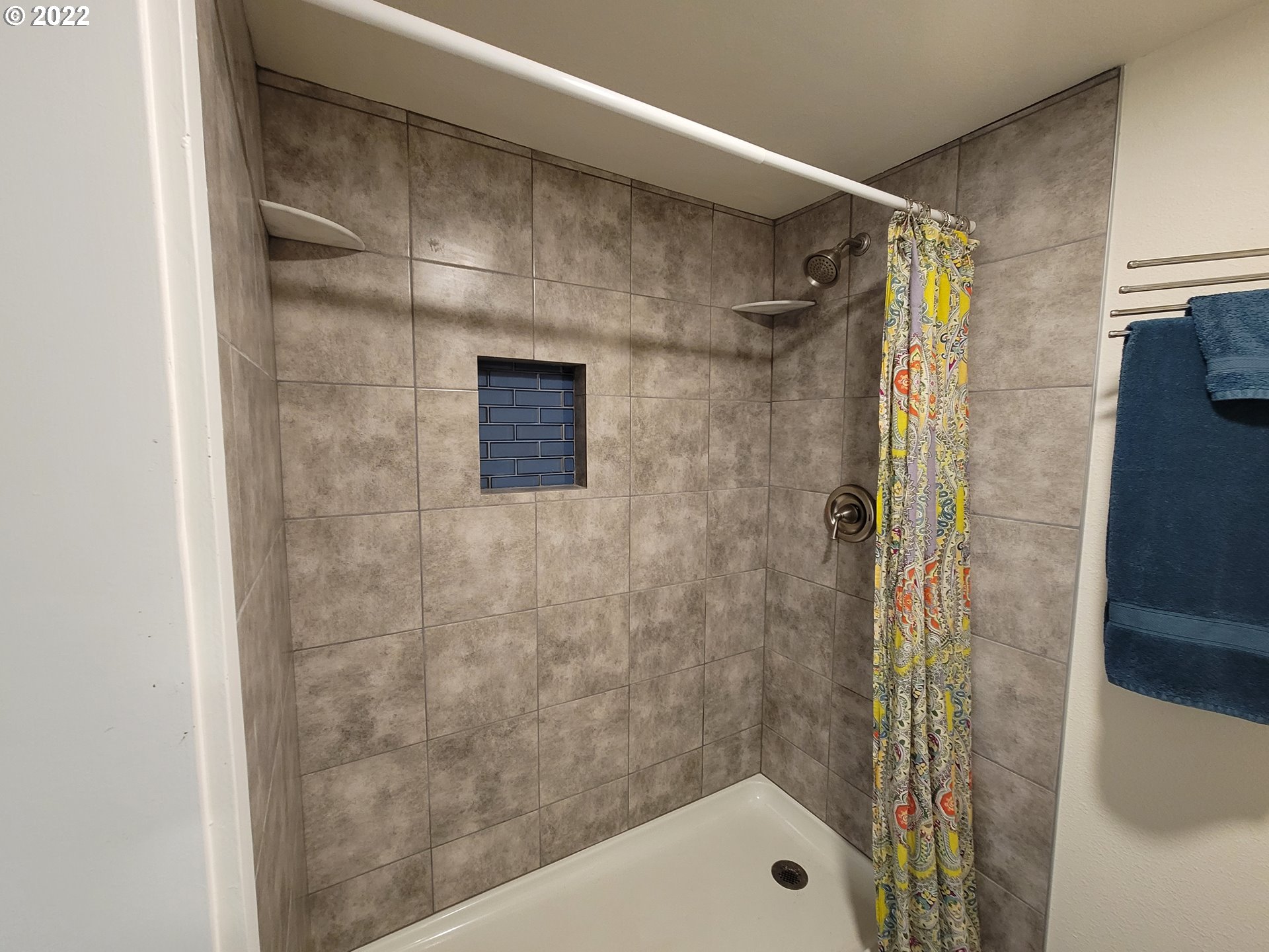 329 Border Street Myrtle Point, OR 97458 - Photo 19 of 28 Bathroom