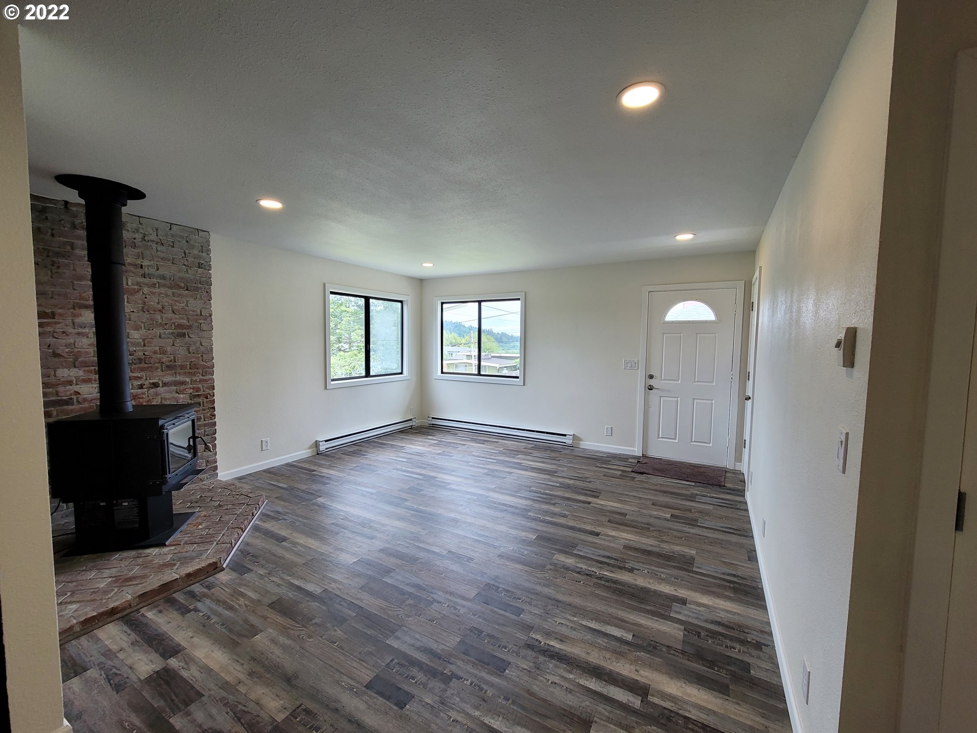 329 Border Street Myrtle Point, OR 97458 - Photo 8 of 28 Gallery Image 8