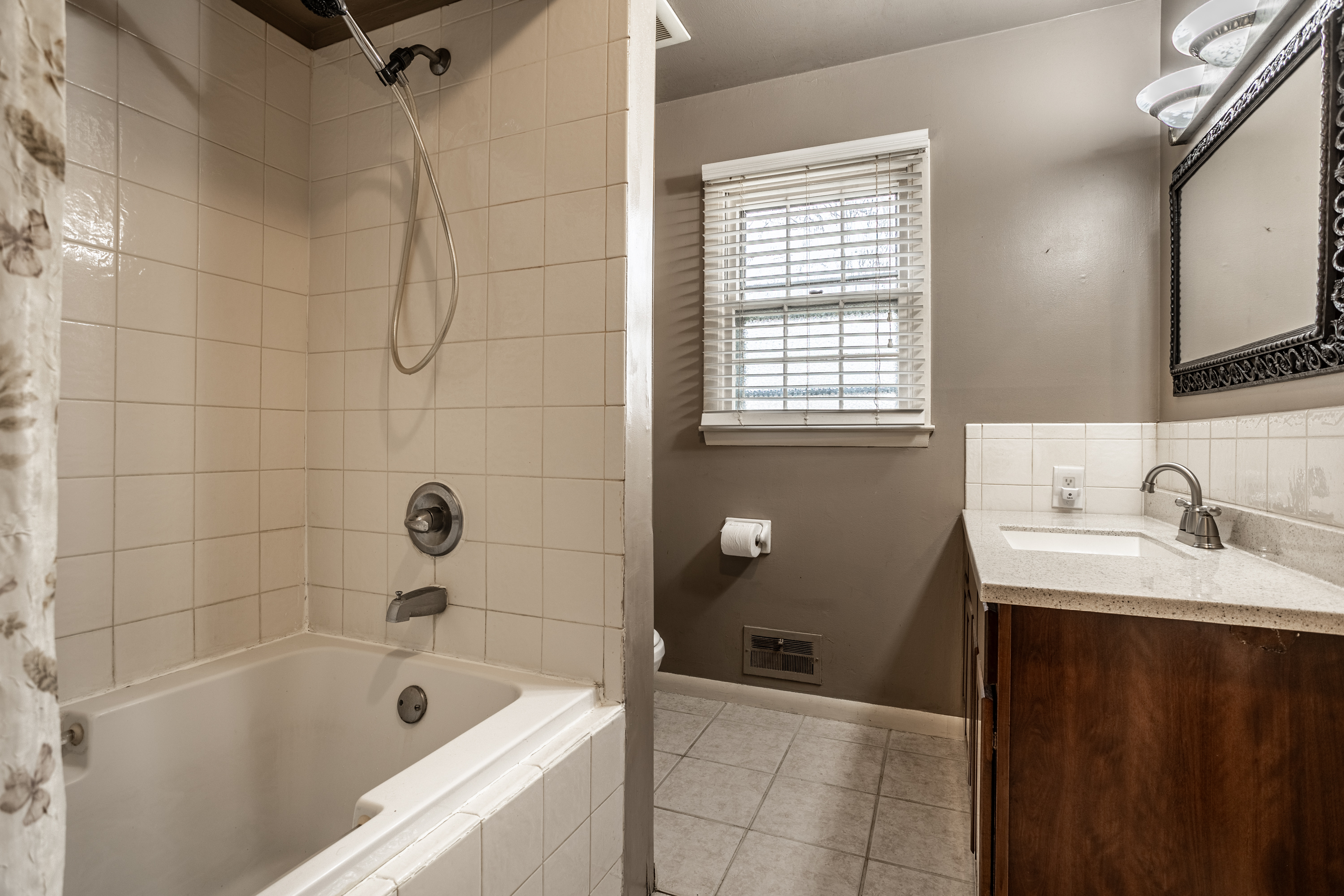 7106 Hoover Road Indianapolis, IN 46260 - Photo 23 of 33 Gallery Image 23