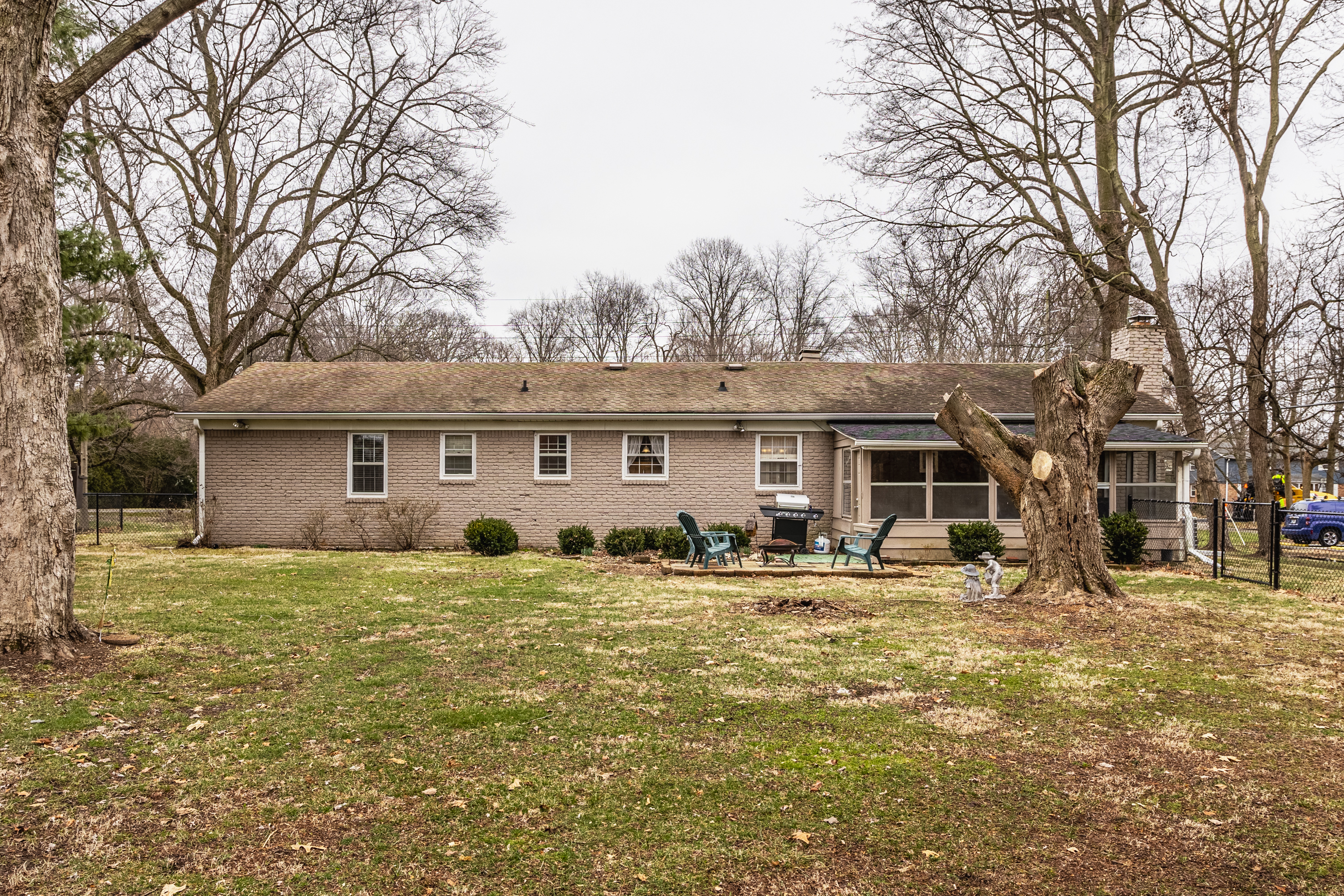 7106 Hoover Road Indianapolis, IN 46260 - Photo 25 of 33 Gallery Image 25