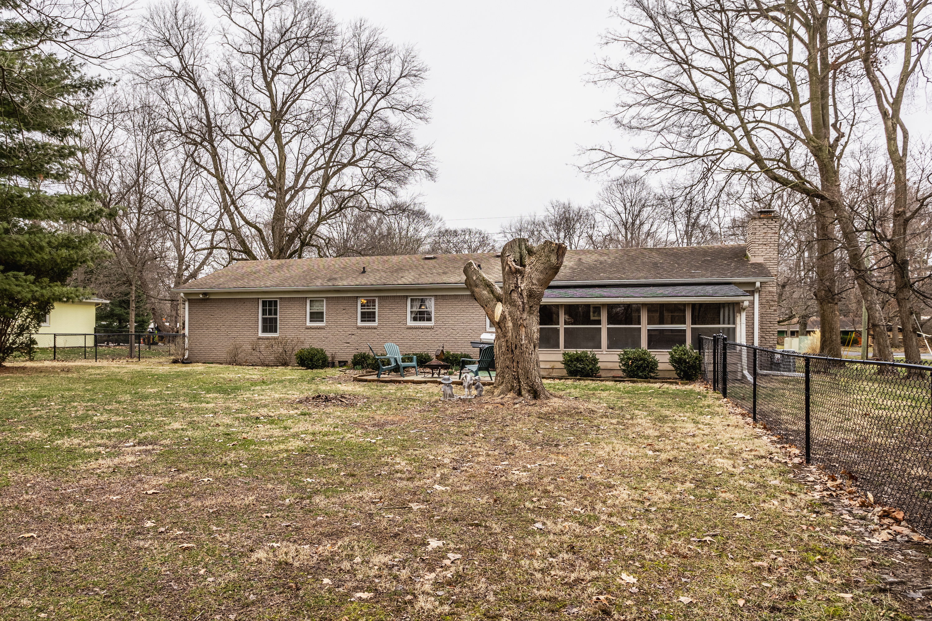 7106 Hoover Road Indianapolis, IN 46260 - Photo 27 of 33 Gallery Image 27