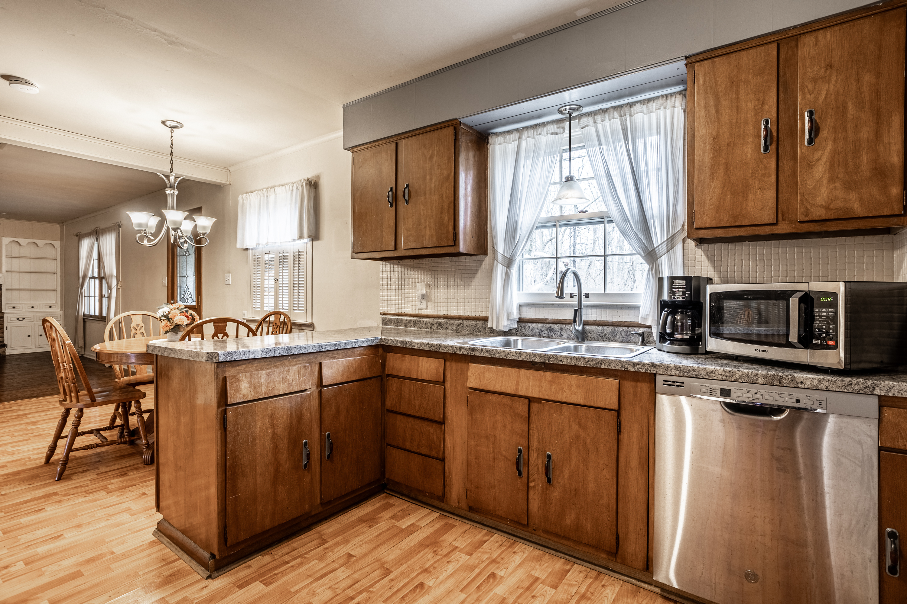 7106 Hoover Road Indianapolis, IN 46260 - Photo 3 of 33 Gallery Image 3