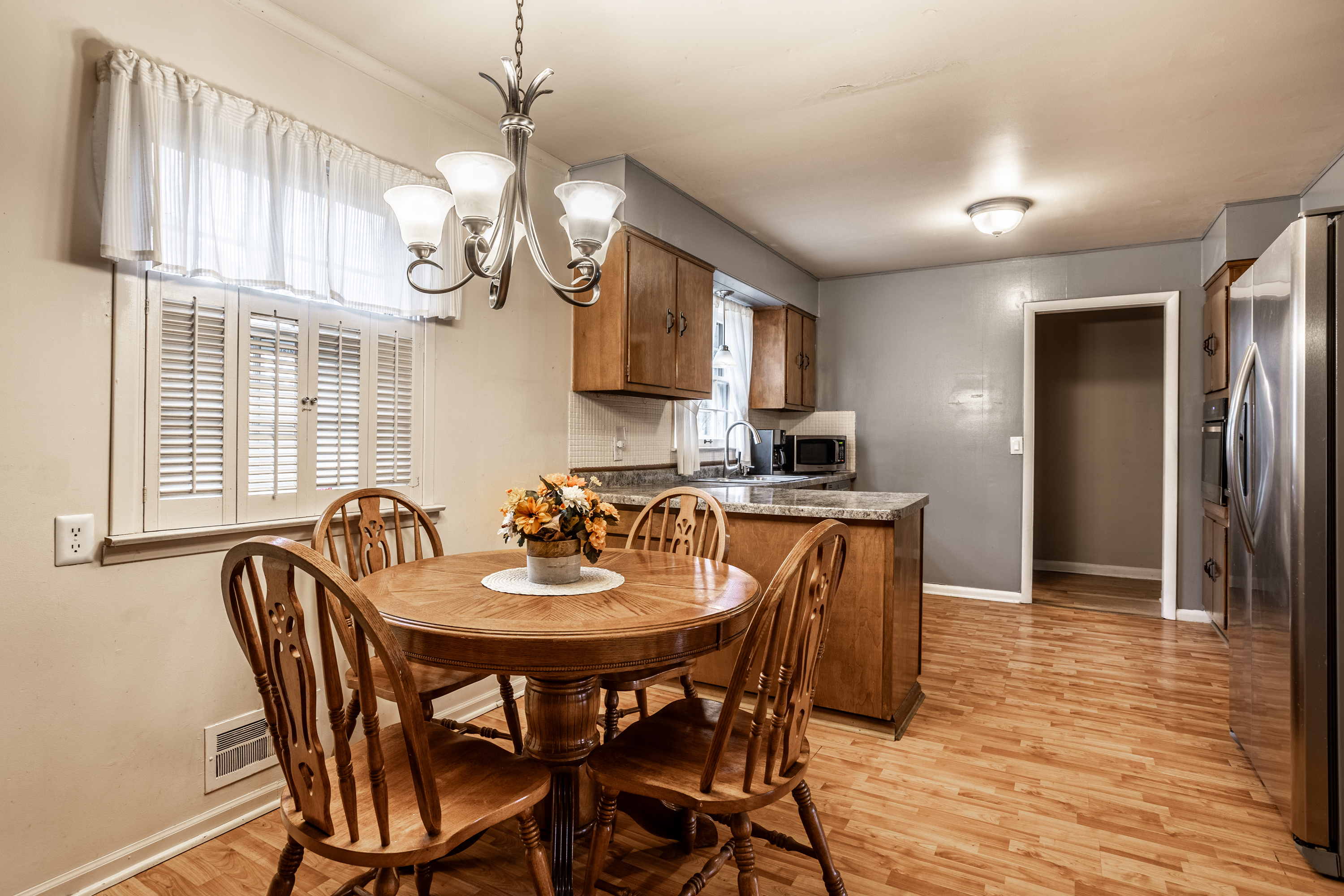 7106 Hoover Road Indianapolis, IN 46260 - Photo 4 of 33 Gallery Image 4