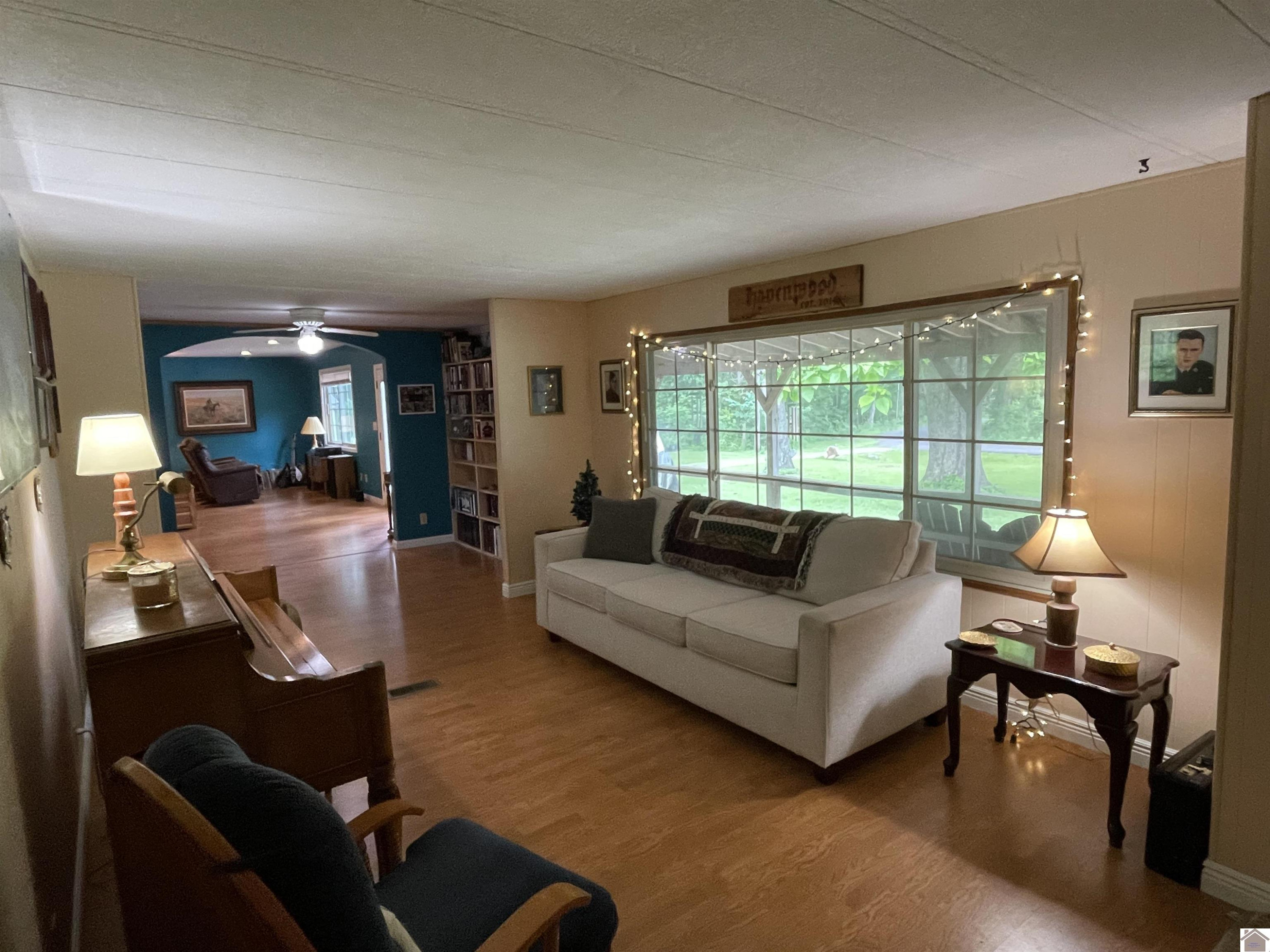 782 Bid Southern Road Tiline, KY 42083 - Photo 3 of 47 Living Room