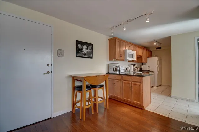 $1,450 | 849 Delaware Avenue, Unit 302, Buffalo, NY 14209