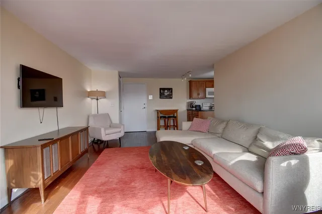 $1,450 | 849 Delaware Avenue, Unit 302, Buffalo, NY 14209