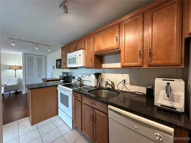 $1,450 | 849 Delaware Avenue, Unit 302, Buffalo, NY 14209